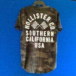 Hollister Men's Camo Shirt - Size Small EUC